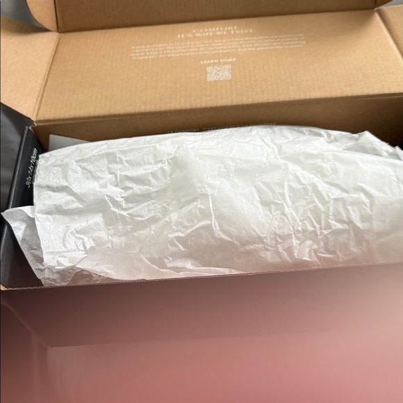 Naturalizer Two-Tone Pointed Slingback Flats in Blush and Black - Picture 8 of 11